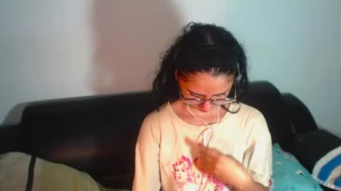 Snapshot of bellaluxxs chatting on 07-10-26, 11:18 MY NAME IS BELL online show from 07-10-26, 11:18
