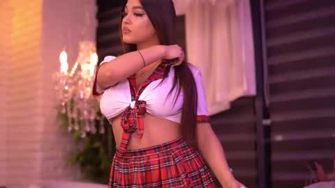 Bella online show from 09-28-25, 05:40