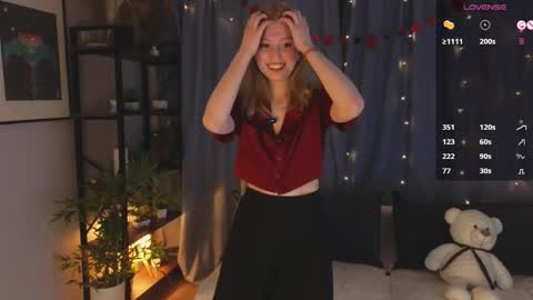 Snapshot of bellapoise chatting on 02-14-26, 11:18 Lana but not DelRay online show from 02-14-26, 11:18