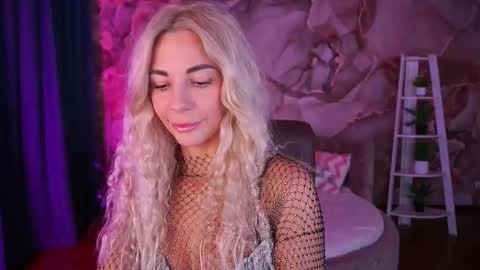 Bella online show from 12-15-25, 02:43