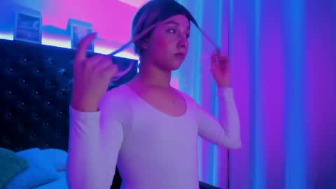 bellaroge online show from 04-20-26, 05:43