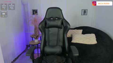 Snapshot of bellarossii chatting on 11-12-25, 12:44 CALL ME BELLA online show from 11-12-25, 12:44