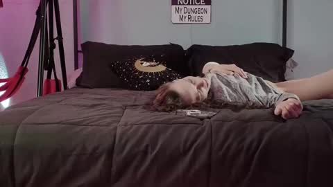 Bellaskeykeeper online show from 02-10-26, 05:50