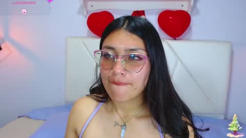 Snapshot of bellastonee1 chatting on 12-17-24, 04:23 bellastonee1 online show from 12-17-24, 04:23