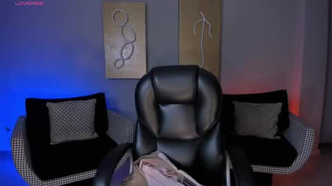 B E L L A  online show from 06-04-26, 11:27