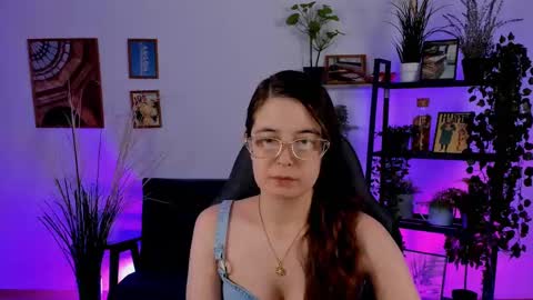 Snapshot of bellatrixllestrange chatting on 01-04-25, 07:55 Bella. Ntmu online show from 01-04-25, 07:55