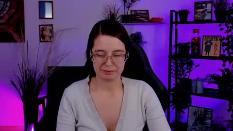 Snapshot of bellatrixllestrange chatting on 01-23-25, 10:44 Bella. Ntmu online show from 01-23-25, 10:44