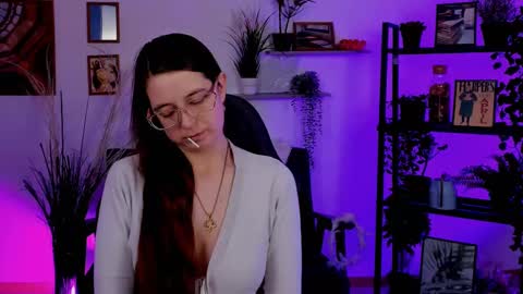 Snapshot of bellatrixllestrange chatting on 01-24-25, 01:45 Bella. Ntmu online show from 01-24-25, 01:45