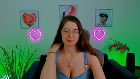 Snapshot of bellatrixllestrange chatting on 02-21-25, 04:26 Bella. Ntmu online show from 02-21-25, 04:26