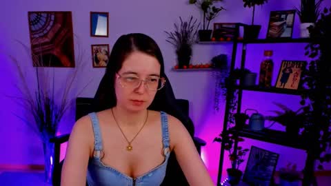 Snapshot of bellatrixllestrange chatting on 02-27-25, 11:04 Bella. Ntmu online show from 02-27-25, 11:04