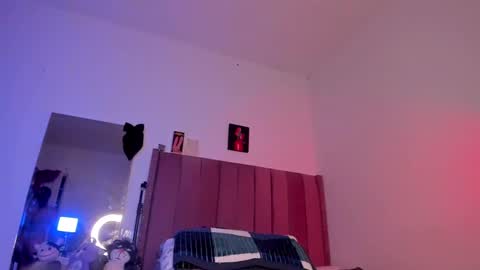 Snapshot of bellaxtar chatting on 01-14-25, 10:12 Bella online show from 01-14-25, 10:12