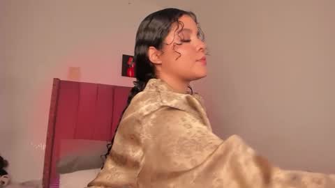 Snapshot of bellaxtar chatting on 03-07-25, 08:11 Bella online show from 03-07-25, 08:11