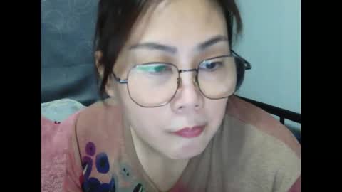 Bella online show from 05-18-26, 02:40