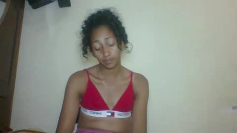 Snapshot of belle_annah chatting on 05-12-26, 04:37 belle_annah online show from 05-12-26, 04:37