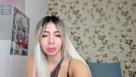 Snapshot of belle_hallle chatting on 01-14-25, 01:17 LucyJelly online show from 01-14-25, 01:17