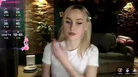 Snapshot of belle_vill chatting on 09-10-25, 09:09 Belle online show from 09-10-25, 09:09