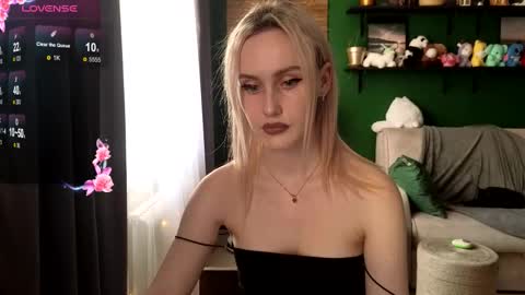 Snapshot of belle_vill chatting on 09-16-25, 11:11 Belle online show from 09-16-25, 11:11