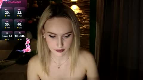 Snapshot of belle_vill chatting on 09-21-25, 12:40 Belle online show from 09-21-25, 12:40