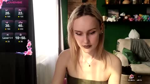 Snapshot of belle_vill chatting on 09-22-25, 04:03 Belle online show from 09-22-25, 04:03