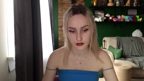 Snapshot of belle_vill chatting on 10-04-25, 04:10 Belle online show from 10-04-25, 04:10