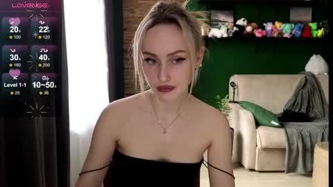 Snapshot of belle_vill chatting on 10-07-25, 08:55 Belle online show from 10-07-25, 08:55