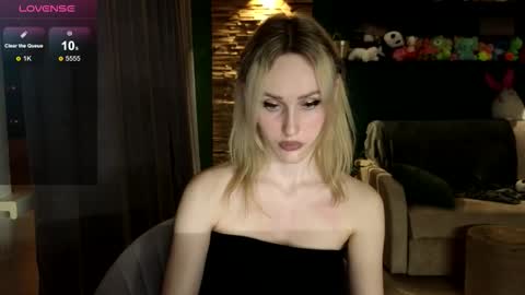 Snapshot of belle_vill chatting on 11-25-25, 02:17 Belle online show from 11-25-25, 02:17