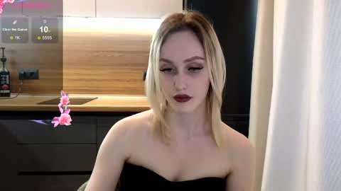 Snapshot of belle_vill chatting on 05-06-26, 12:10 Belle online show from 05-06-26, 12:10