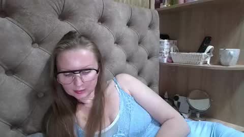 Snapshot of belleamiee chatting on 09-12-25, 05:24 Amelia online show from 09-12-25, 05:24