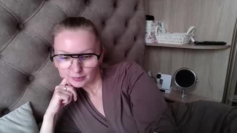 Snapshot of belleamiee chatting on 09-15-25, 10:37 Amelia online show from 09-15-25, 10:37