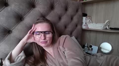 Snapshot of belleamiee chatting on 09-27-25, 12:10 Amelia online show from 09-27-25, 12:10