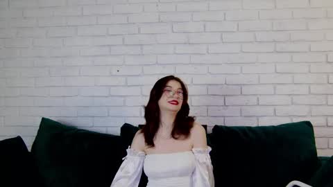 Snapshot of bellebellerose chatting on 02-20-25, 07:34 BelleBellerose online show from 02-20-25, 07:34