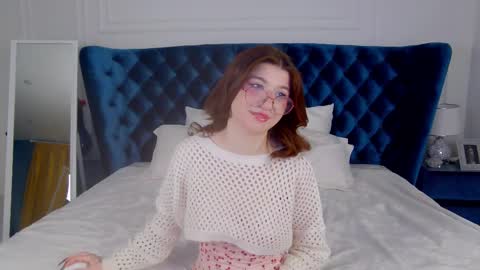 Snapshot of bellebellerose chatting on 02-26-25, 04:03 BelleBellerose online show from 02-26-25, 04:03
