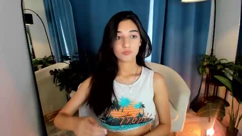 Snapshot of bellecerise_ chatting on 07-19-26, 01:04 Bella online show from 07-19-26, 01:04