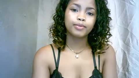 Snapshot of bellibellah chatting on 02-15-26, 03:42 BelliBellah online show from 02-15-26, 03:42