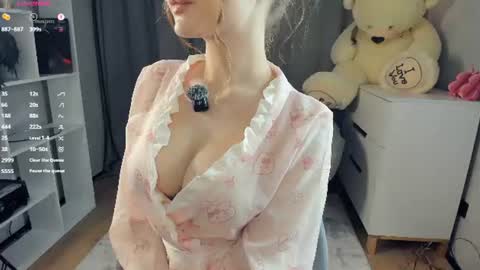 Snapshot of bellidream chatting on 07-05-26, 06:04 Bella online show from 07-05-26, 06:04