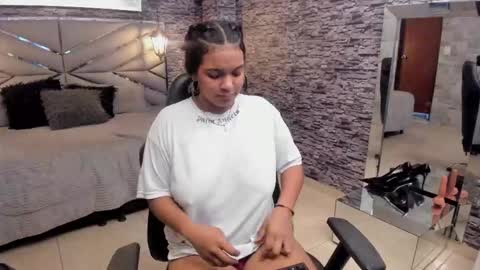 Belly online show from 11-06-25, 04:52