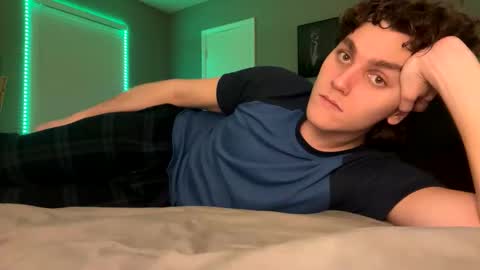 Snapshot of benchedtoast chatting on 01-05-25, 10:32 benchedtoast online show from 01-05-25, 10:32