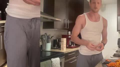 Snapshot of bendoverxo chatting on 11-06-25, 10:32 bendoverxo online show from 11-06-25, 10:32