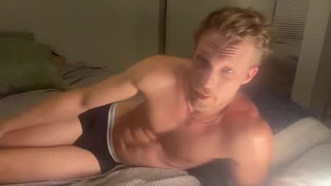 Snapshot of bendoverxo chatting on 11-08-25, 09:42 bendoverxo online show from 11-08-25, 09:42