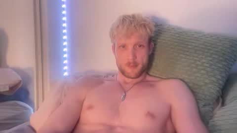 Snapshot of bendoverxo chatting on 02-18-26, 10:55 bendoverxo online show from 02-18-26, 10:55