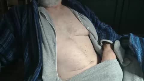 Snapshot of bendrinkin chatting on 02-28-25, 10:09 bendrinkin online show from 02-28-25, 10:09