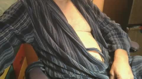 Snapshot of bendrinkin chatting on 09-30-25, 10:09 bendrinkin online show from 09-30-25, 10:09