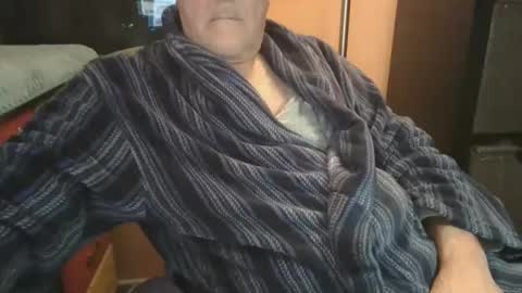 Snapshot of bendrinkin chatting on 11-16-25, 09:59 bendrinkin online show from 11-16-25, 09:59