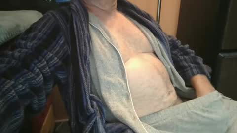 Snapshot of bendrinkin chatting on 11-25-25, 09:09 bendrinkin online show from 11-25-25, 09:09