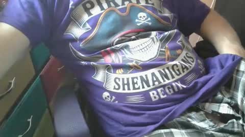 Snapshot of bendrinkin chatting on 05-08-26, 10:37 bendrinkin online show from 05-08-26, 10:37