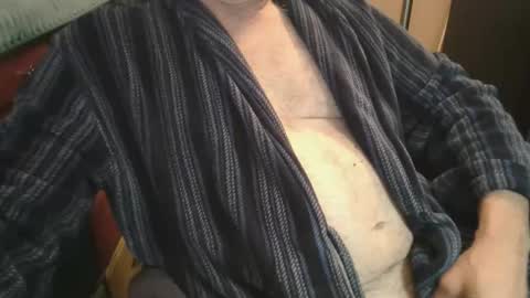 Snapshot of bendrinkin chatting on 05-19-26, 09:04 bendrinkin online show from 05-19-26, 09:04