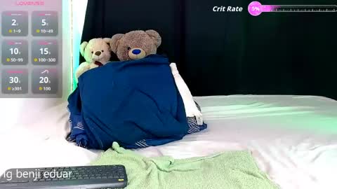 Snapshot of benji_hoter chatting on 05-22-26, 06:09 Benji Hoter online show from 05-22-26, 06:09