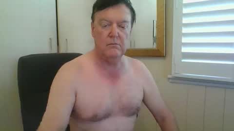 Snapshot of benjoid chatting on 11-25-25, 04:56 benjoid online show from 11-25-25, 04:56