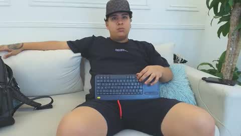 bennett_alejoo online show from 11-20-25, 07:35