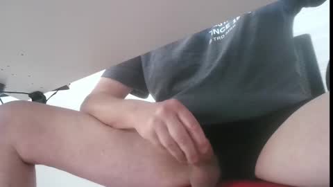 Snapshot of bennoblume chatting on 03-05-25, 07:27 Benno online show from 03-05-25, 07:27